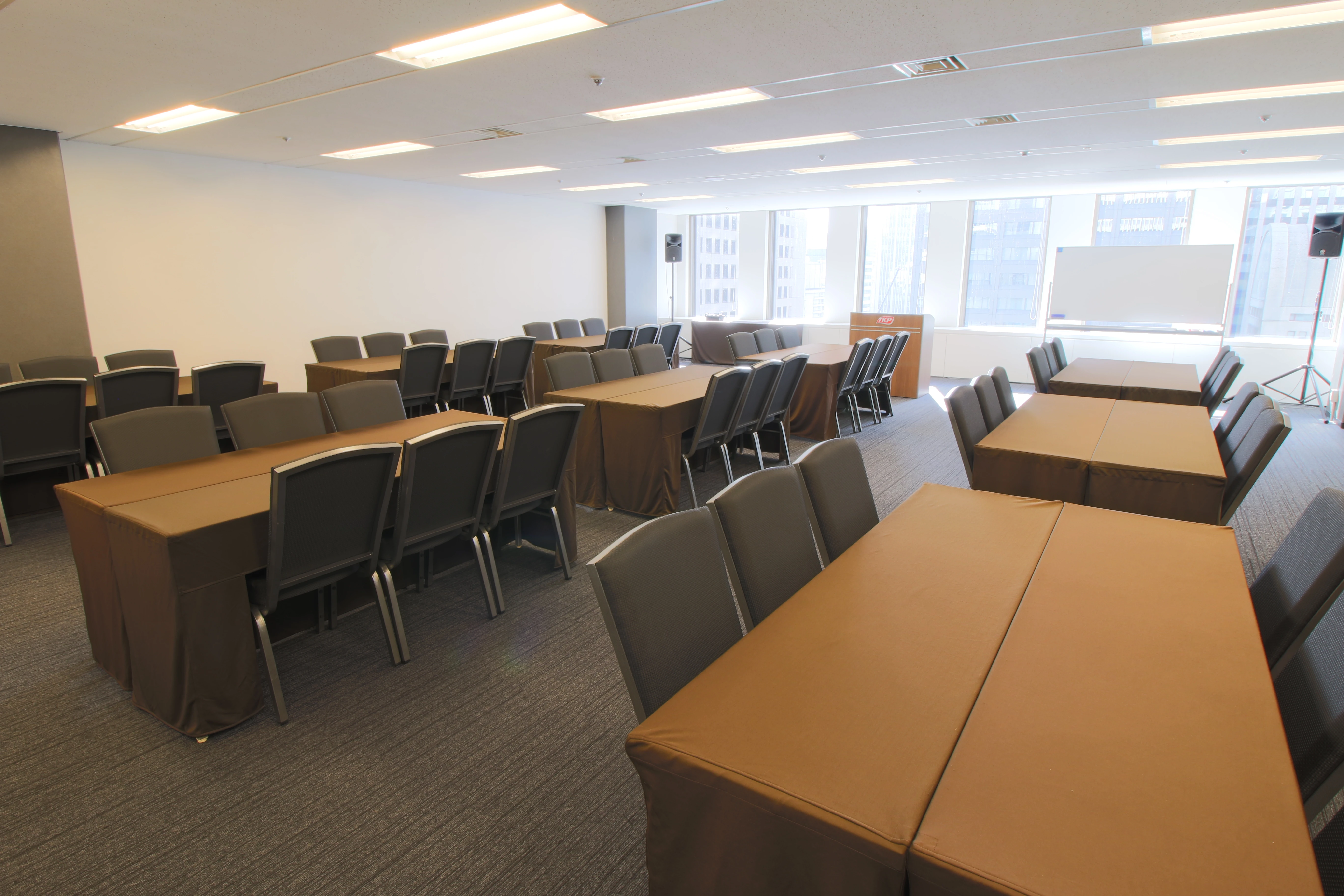 TKP新橋カンファレンスセンター カンファレンスルーム16B