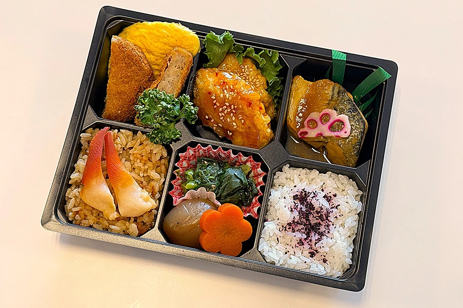 彩りホッキ飯弁当