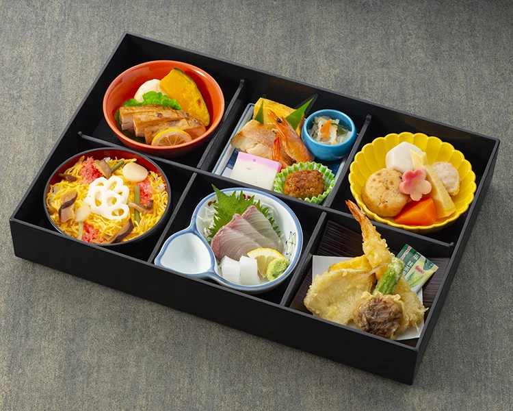 幕の内弁当（華）