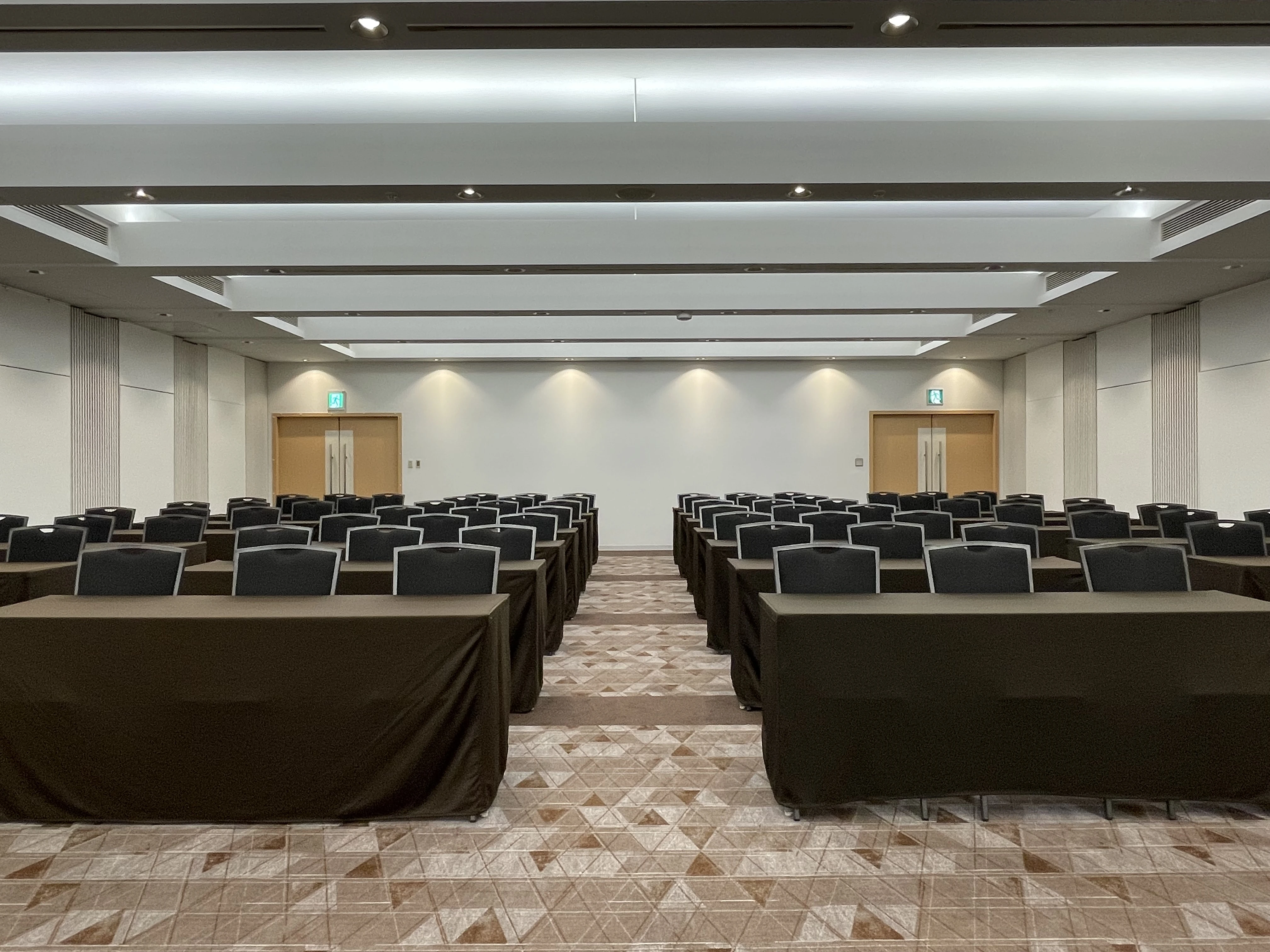 TKPエルガーラホール 中ホール1