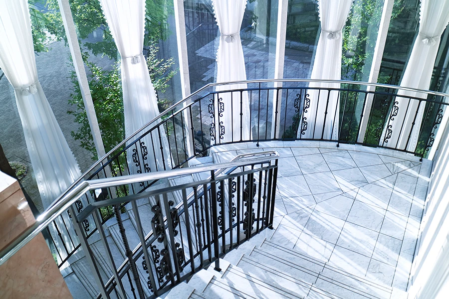 TKPガーデンシティ帯広駅前 階段