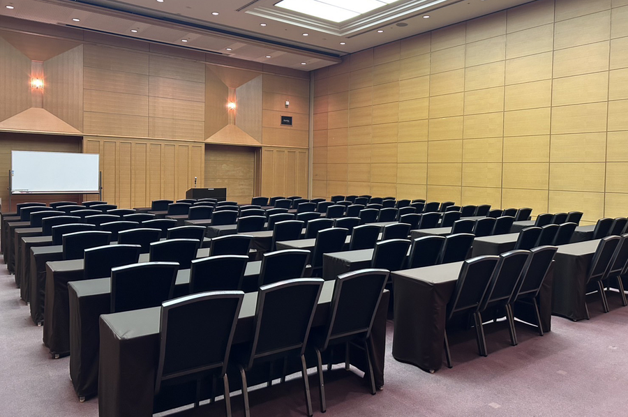 ホールA（半面）