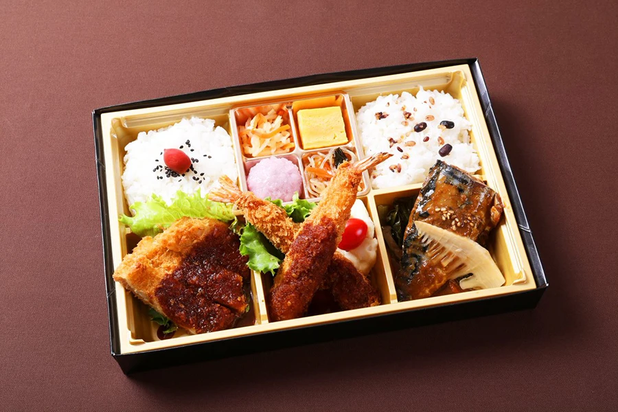 TKP華やぎ弁当　名古屋めし（お茶付）