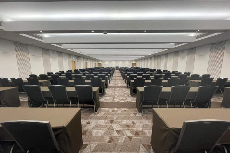 TKPエルガーラホール 中ホール（全）