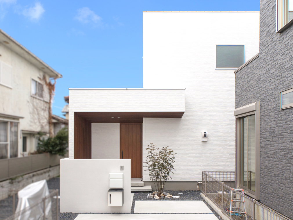 草津市追分3丁目田白の家