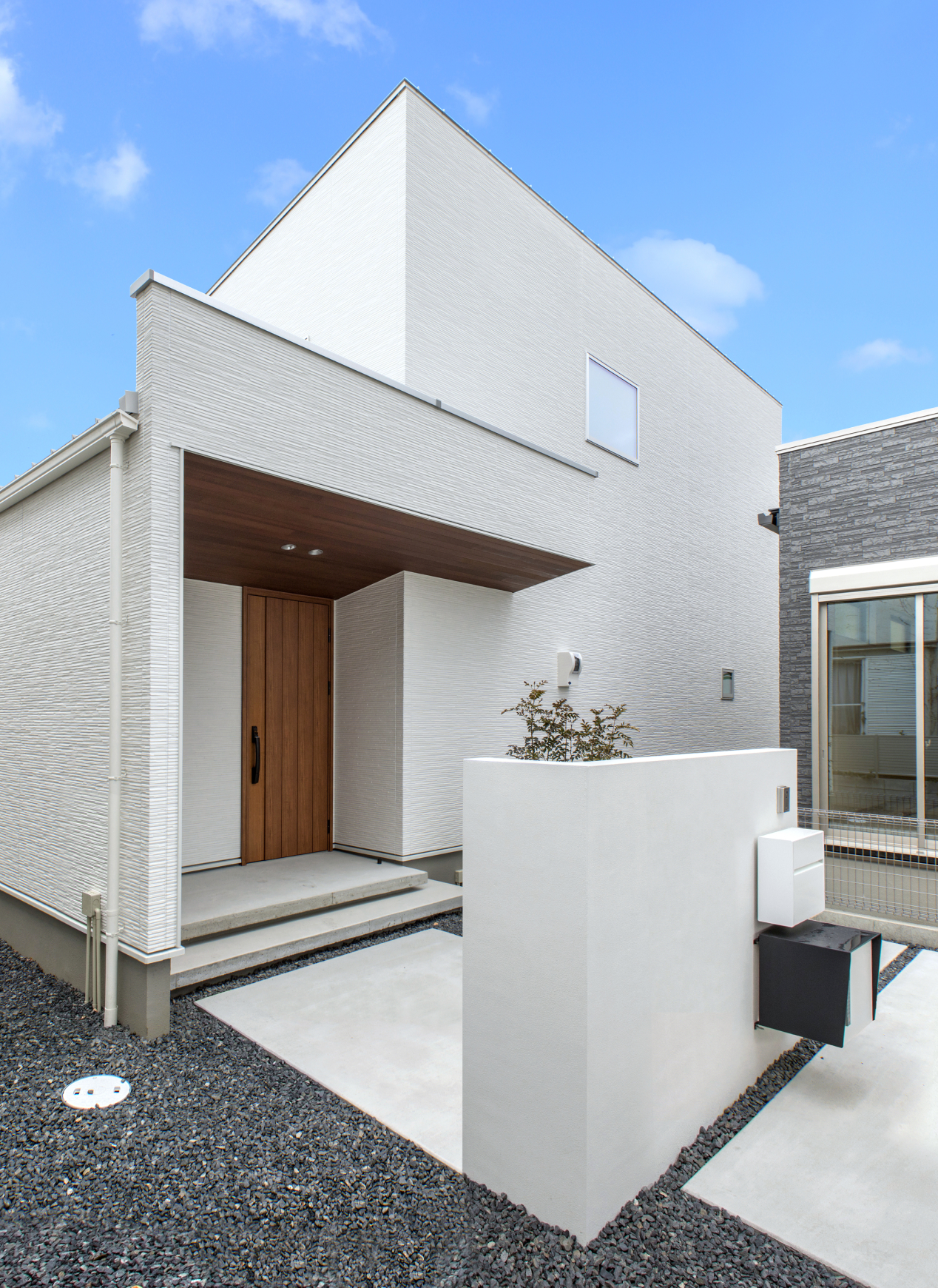 草津市追分3丁目田白の家