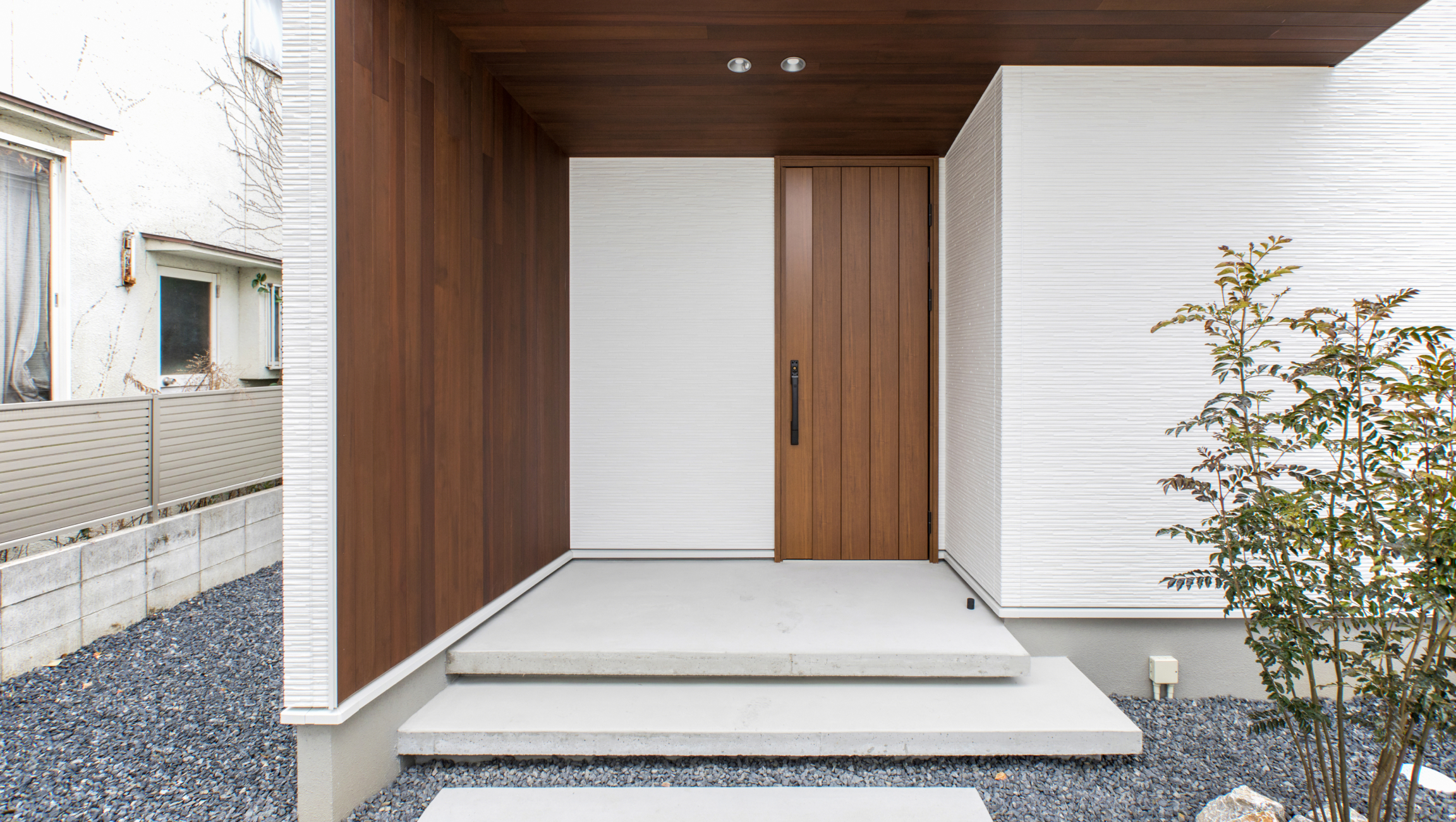 草津市追分3丁目田白の家