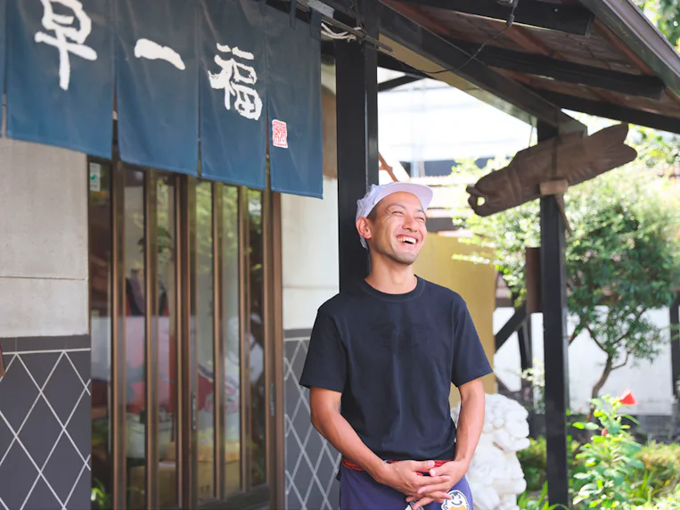 余白があるからこそ、時代やまちと混ざりあうことができる
〜 草加煎餅丸草一福 高橋元一さん 〜