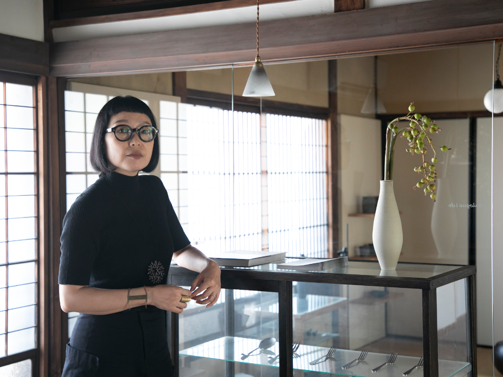 余白という“何もない”空間を意識することで
そこに佇む好きなものの美しさが際立ち、愛おしさが増す 〜 Analogue Life 岩越光恵さん 〜