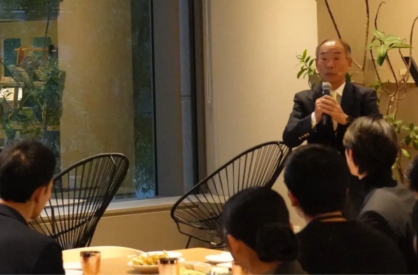 賛助会員を代表して挨拶をする馬場忠先生