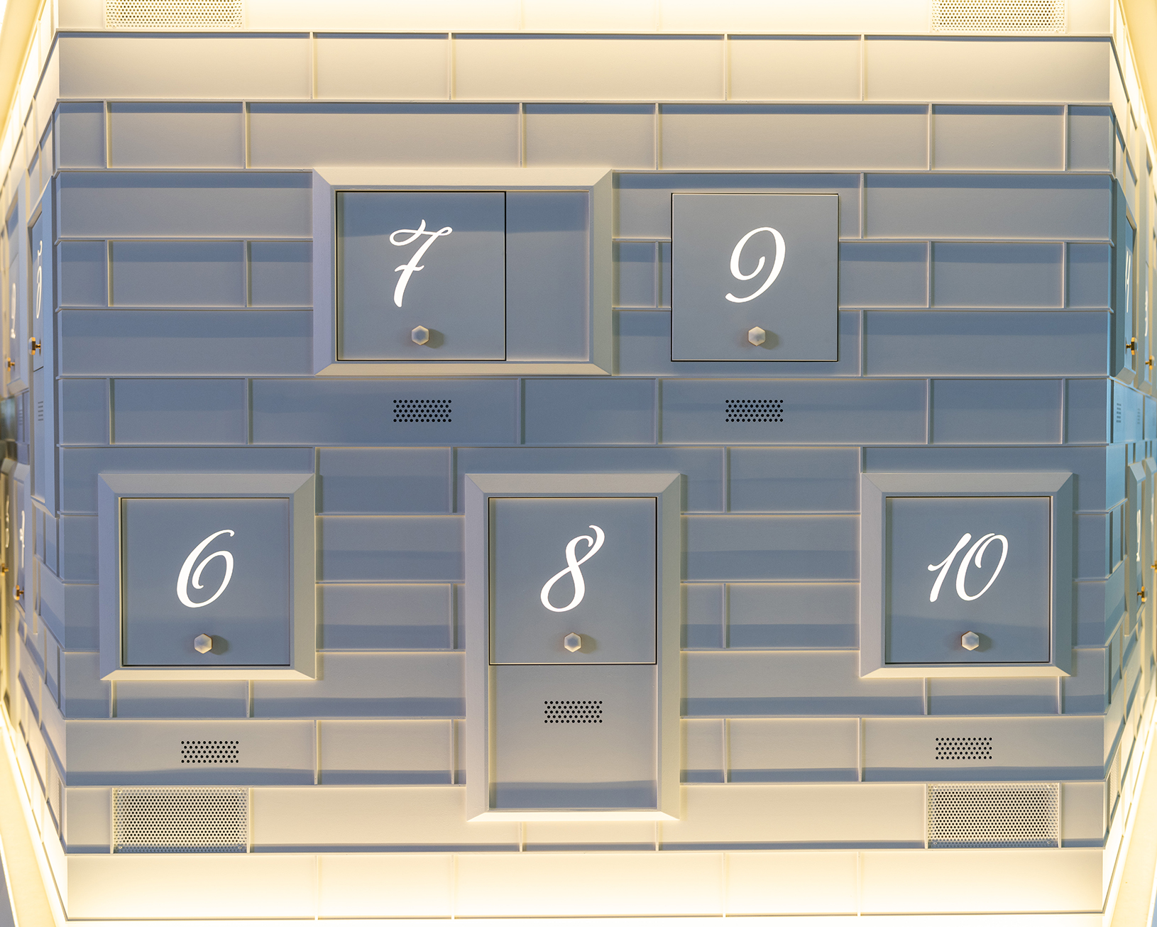 https://images.microcms-assets.io/assets/dd529f90d7464fe998a881e0965d5ac7/29956cc42238423d8b464d9f6f14d926/%E3%82%AF%E3%83%AA%E3%82%B9%E3%83%9E%E3%82%B9%E3%82%A4%E3%83%AB%E3%83%9F%E3%83%8D%E3%83%BC%E3%82%B7%E3%83%A7%E3%83%B3%20%E3%80%8CFairies%20Miracles%E3%80%8D__images__006.jpg