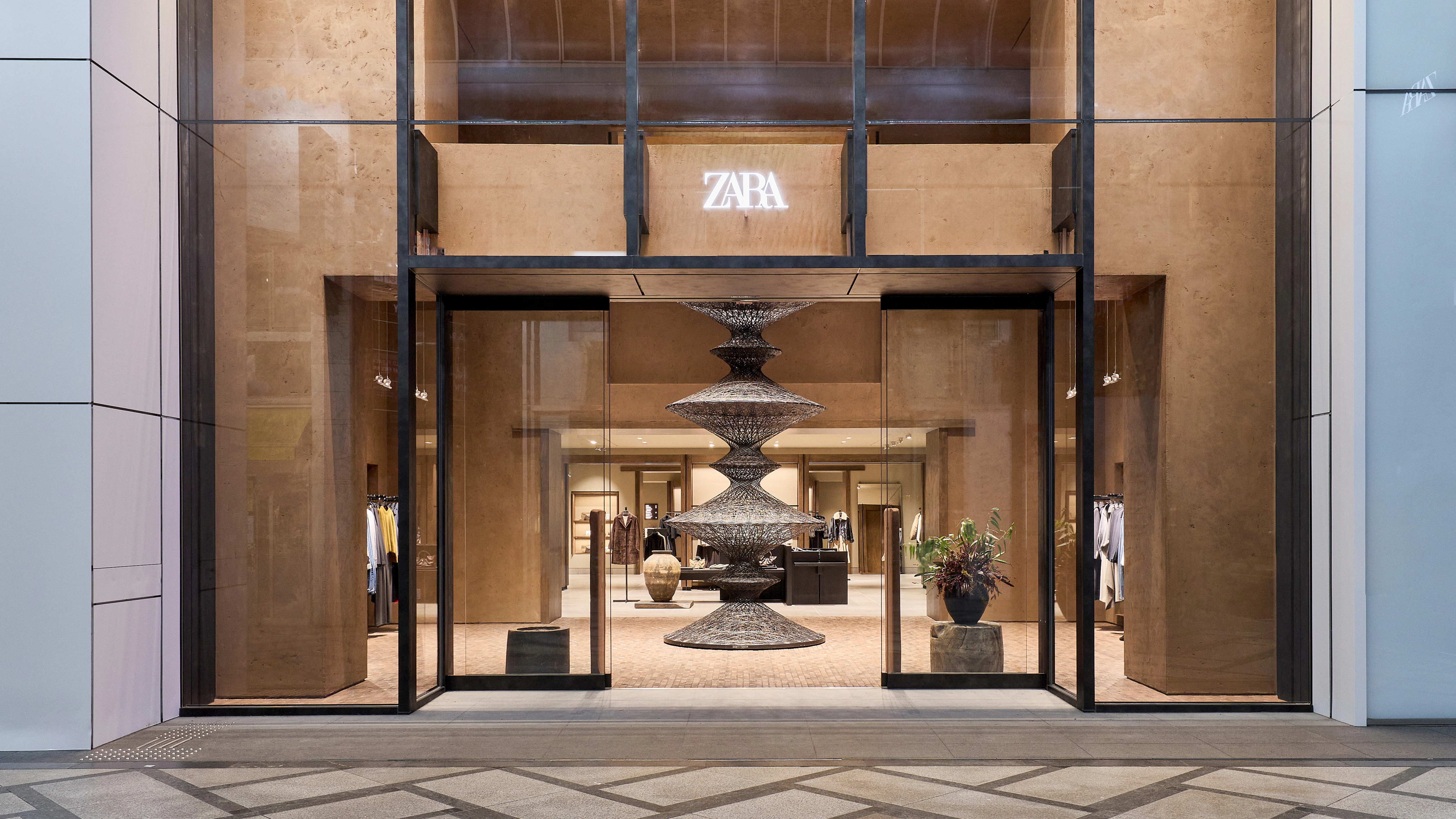 ZARA 心斎橋店