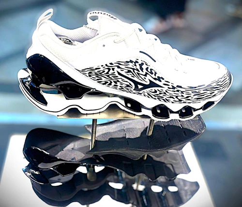 MIZUNO WAVE