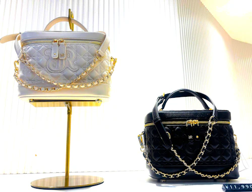  2WAY モノグラムロゴキルティングバニティバッグ