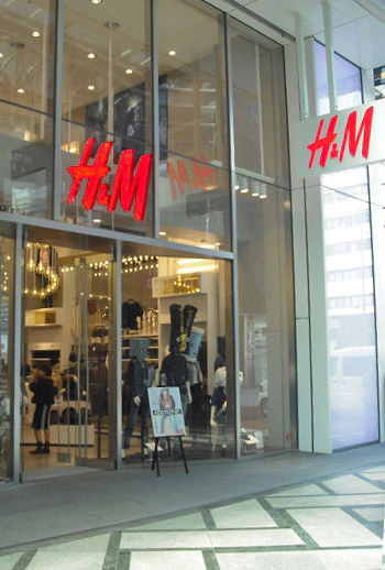 H&M心斎橋店