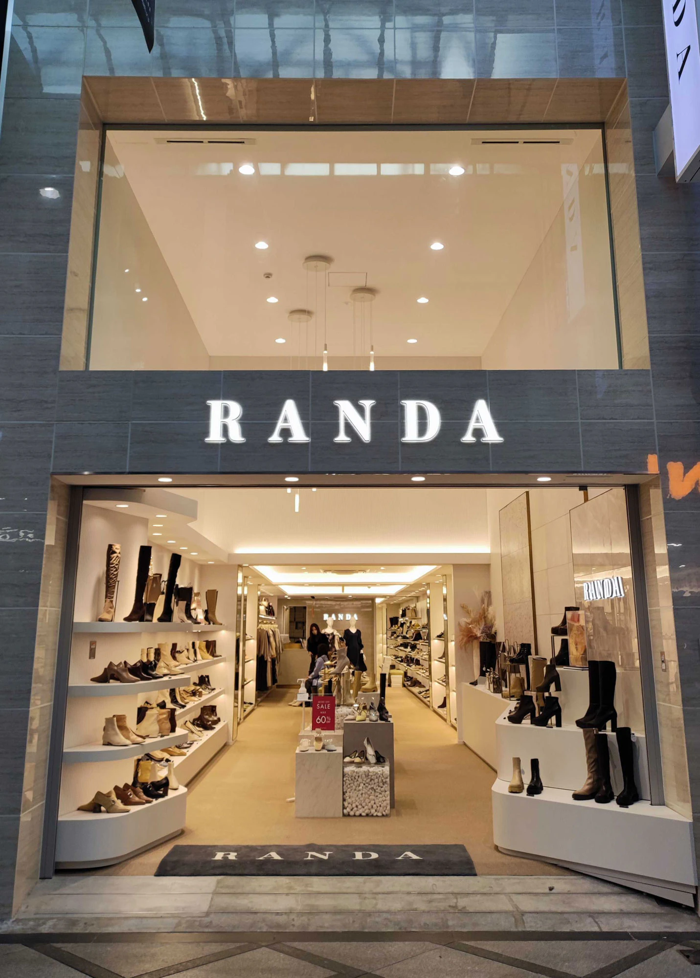 RANDA 心斎橋店