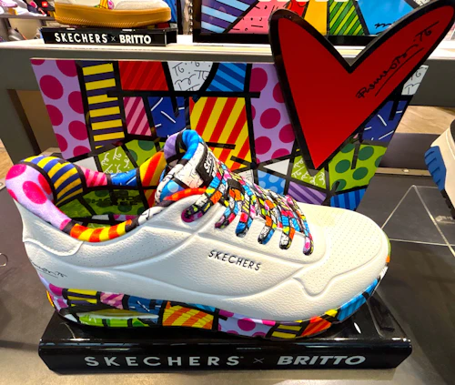 SKECHERS × Romero Britto コレクション登場！