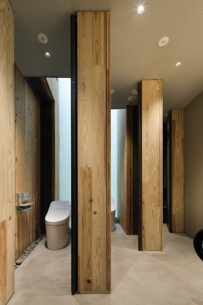 Photos of the restrooms in the Japan Pavilion