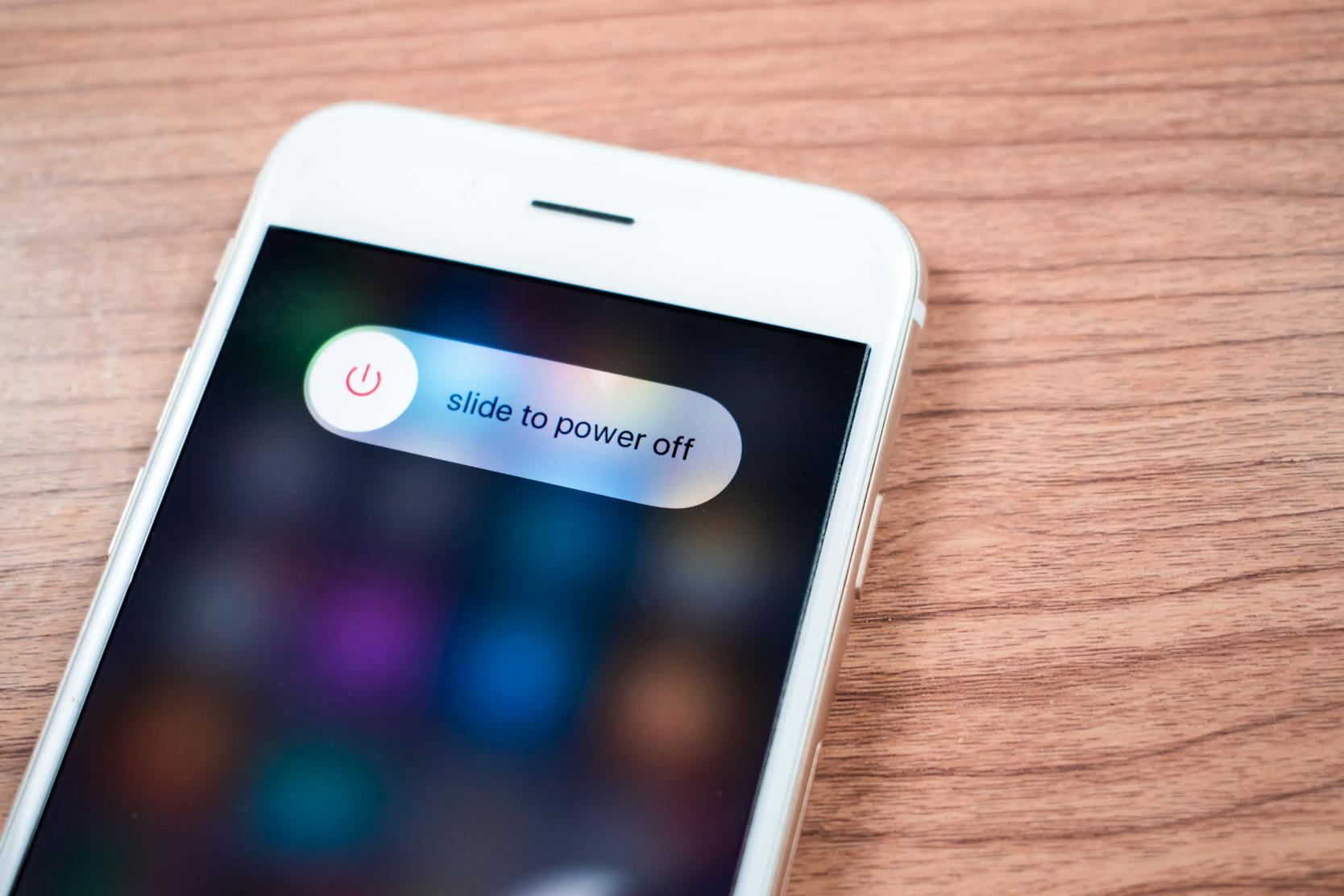 iPhoneの電源が切れない時の「原因と5つの対処法」