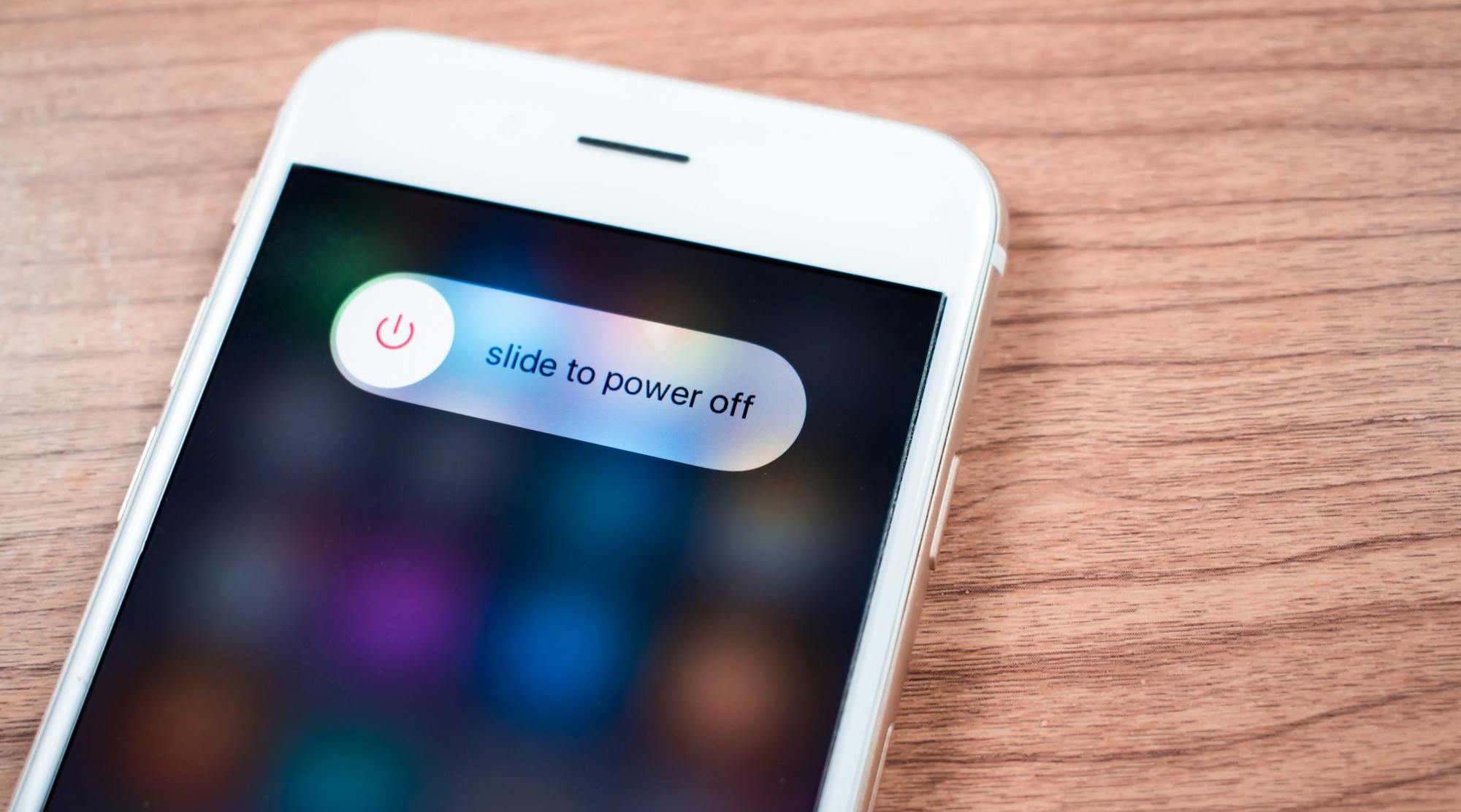 iPhoneの電源が切れない時の「原因と5つの対処法」