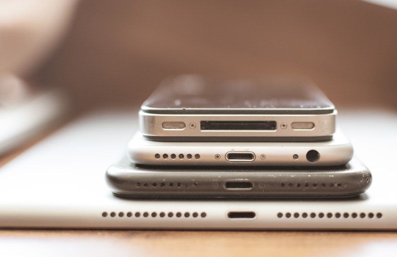 iPhoneXR 2個。ごみ iPhoneXR 2個。ごみ（iPhoneの処分方法7選！処分する前にやる