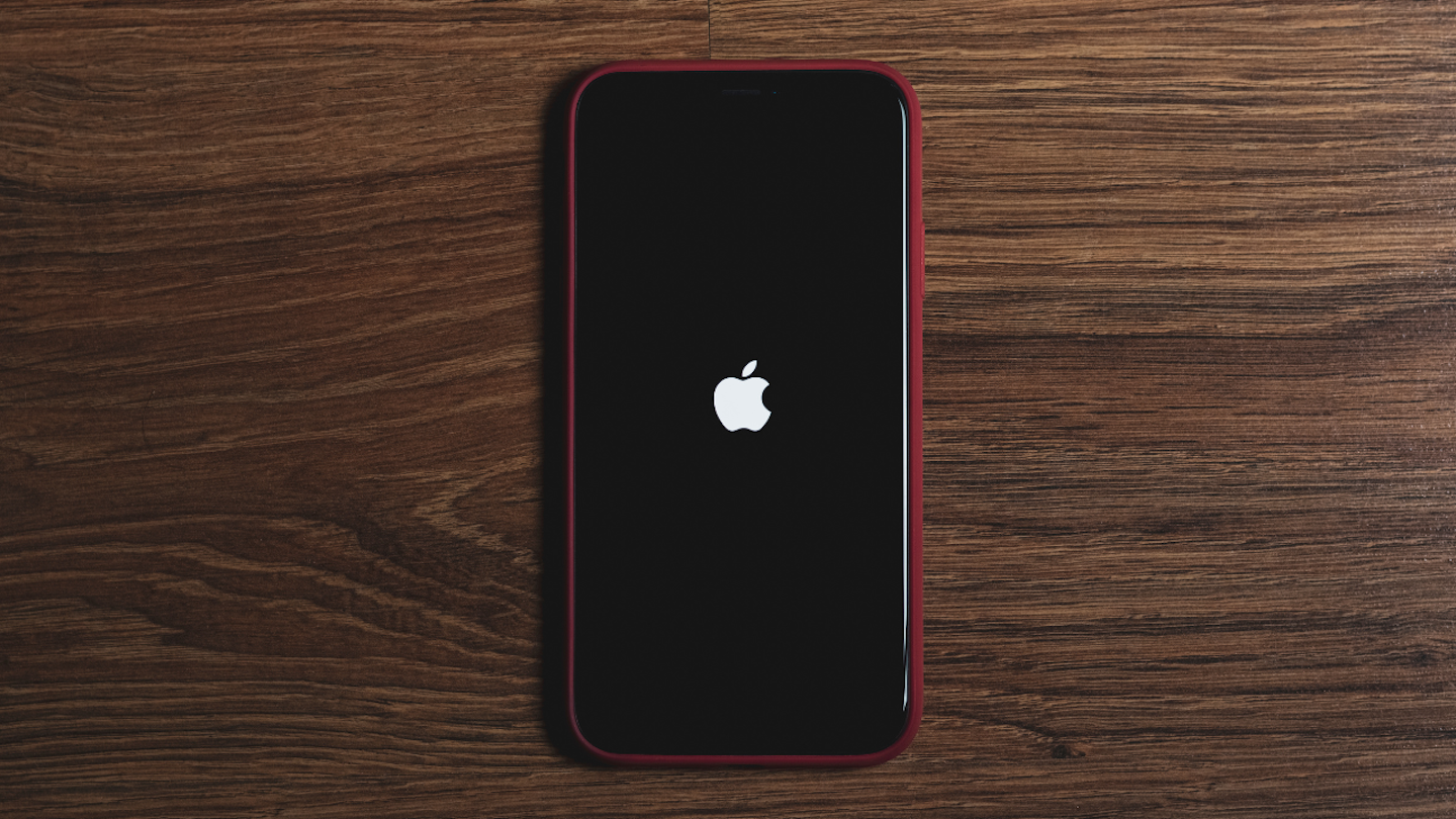 iPhoneの画面が暗くなる原因と今すぐできる対処方法を徹底解説