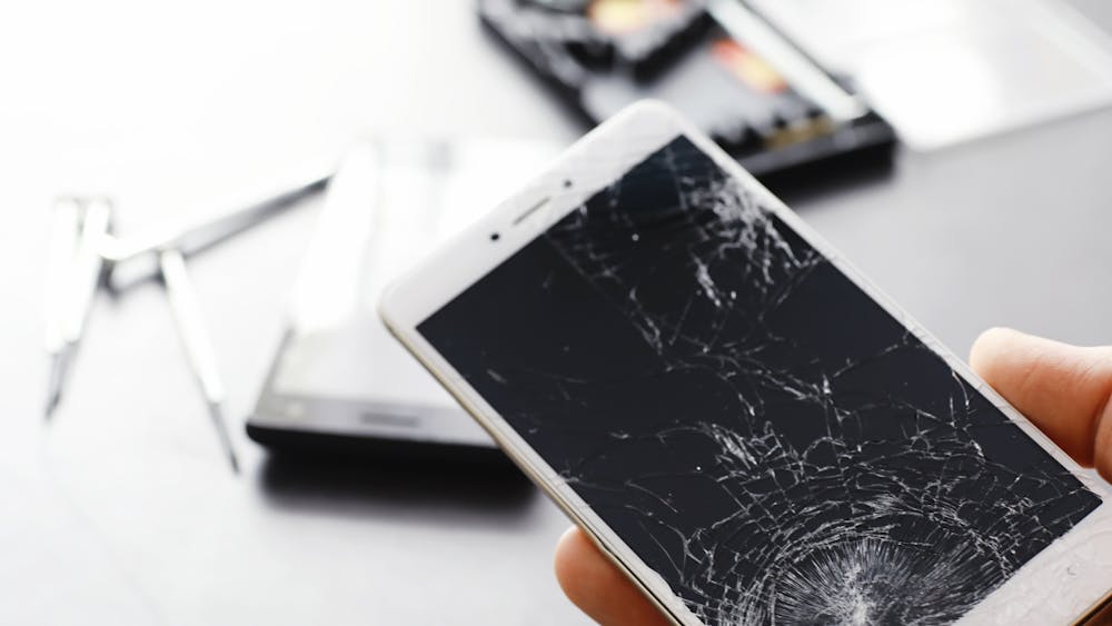 携帯キャリアでのスマホ処分方法とは?ドコモ、au、ソフトバンク、楽天モバイル別に解説