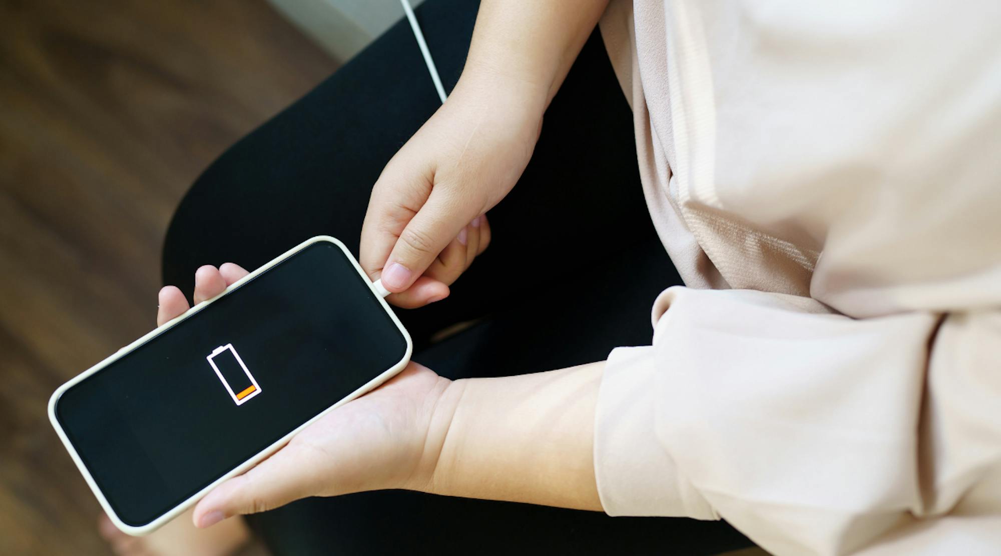 iPhoneのバッテリーを長持ちさせるデバイスの神設定10選