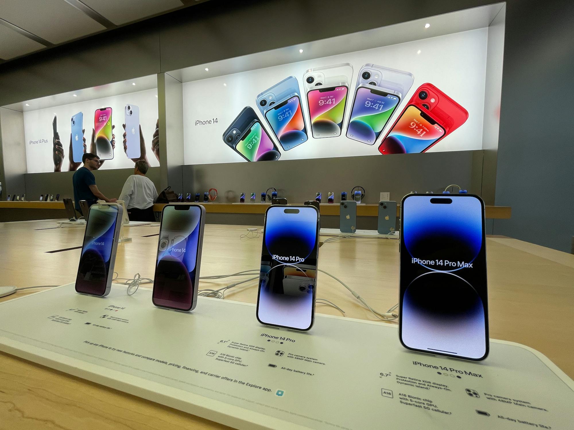 通信キャリアのどこで買うのが安い？iPhone14/Plus/Pro/Pro Maxの価格一覧
