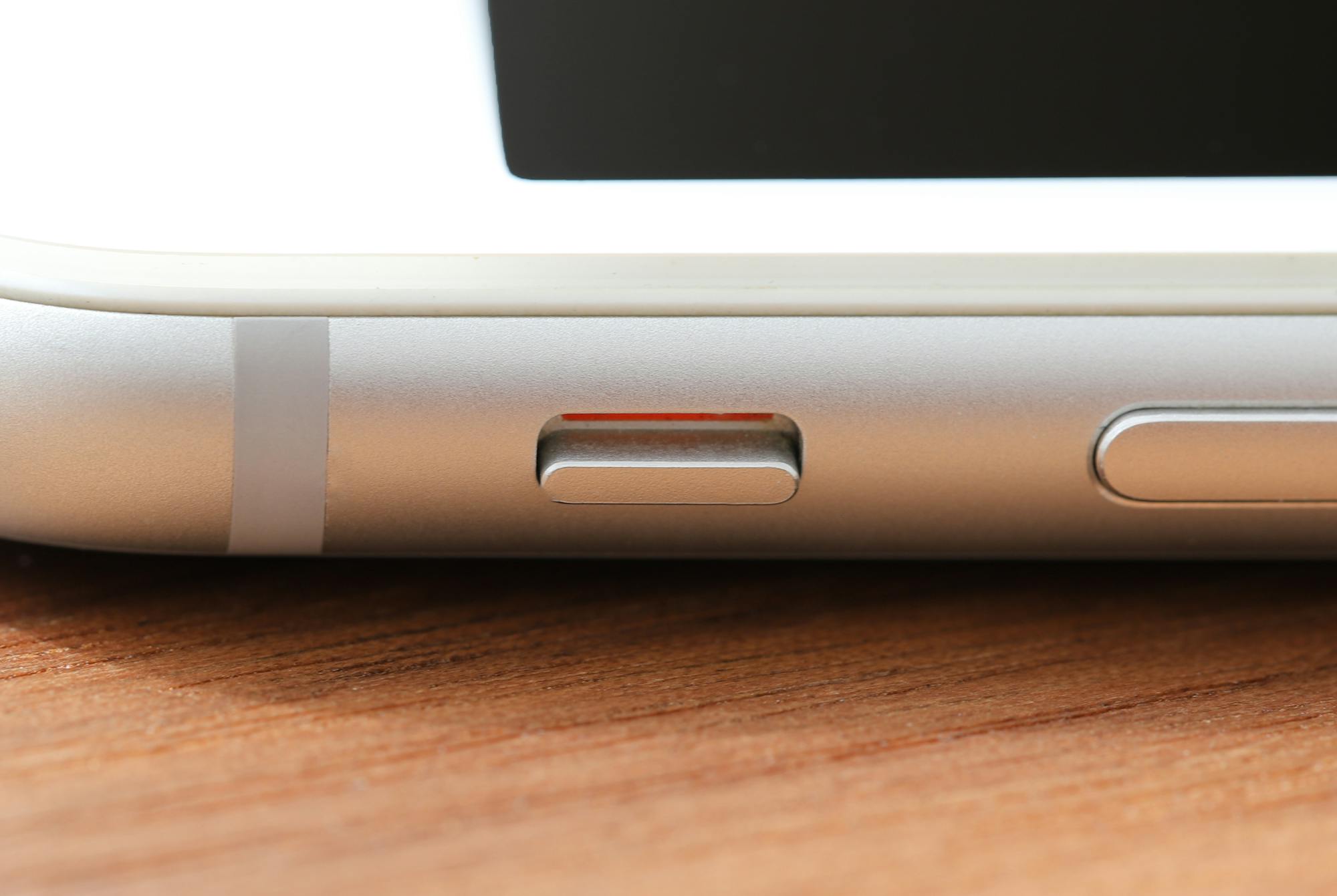 iPhoneをマナーモードに設定・解除する方法!消せる音と消せない音についても解説