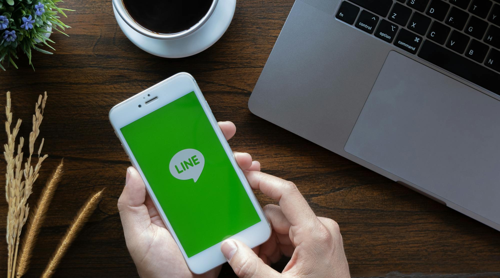 iPhoneを機種変更したらLINEの「引き継ぎ」が必要!手順や注意点を解説