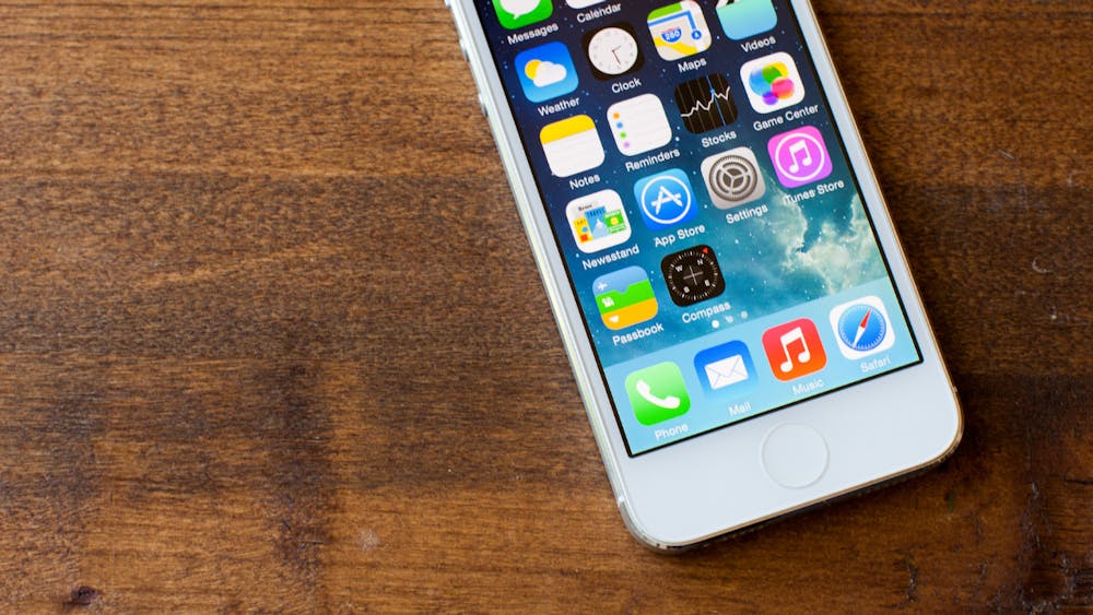 iPhoneのネットワーク利用制限とは?中古売買前にチェックすべき点も解説