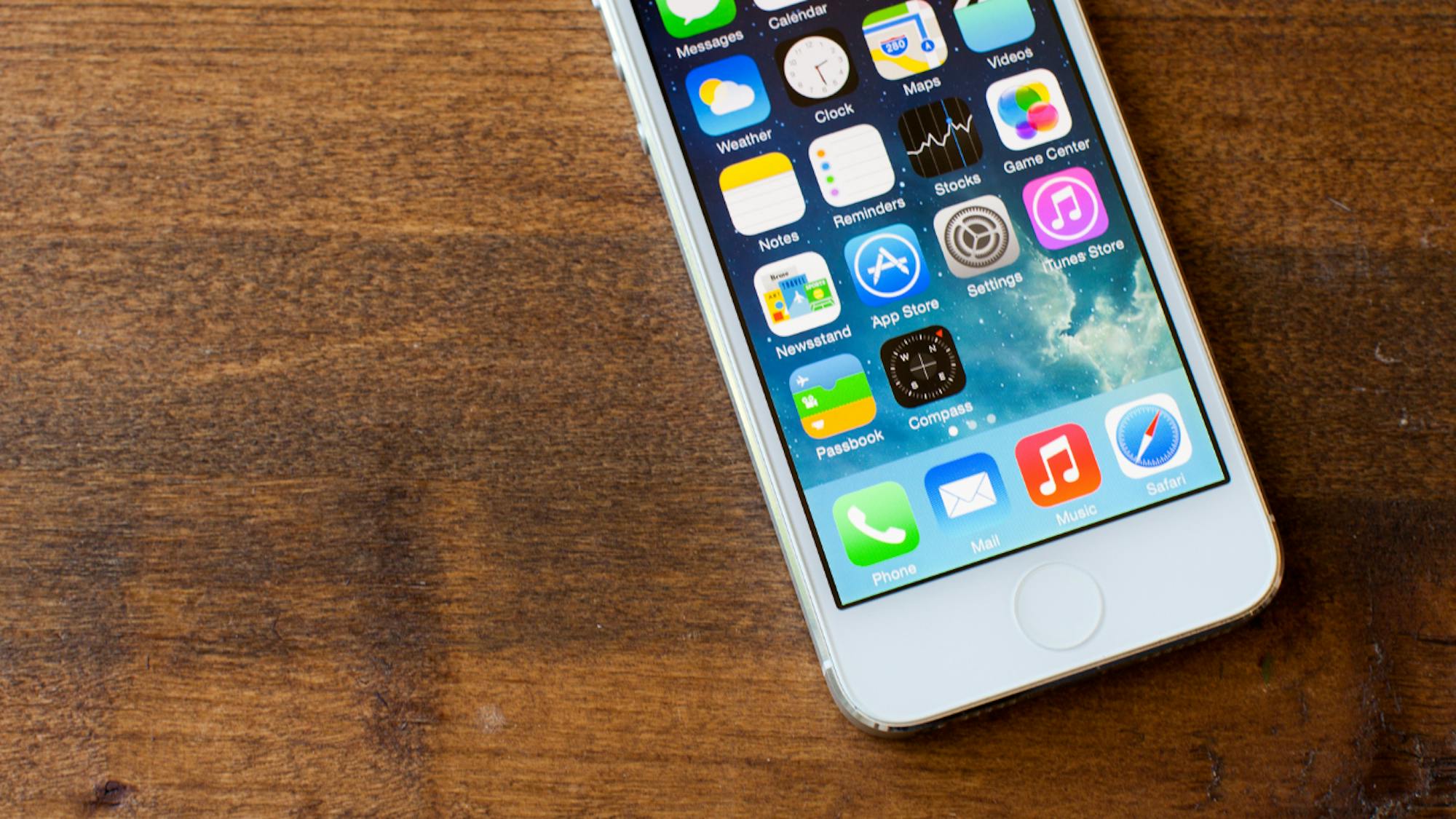 iPhoneのネットワーク利用制限とは?中古売買前にチェックすべき点も解説