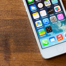 iPhoneのネットワーク利用制限とは?中古売買前にチェックすべき点も解説