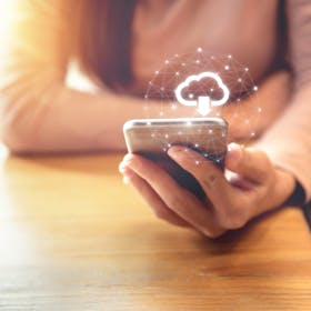 壊れたiPhoneのデータ復旧は自分でできる?方法や注意点を解説