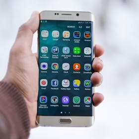 スマホ買取前にやるべきAndroidの初期化手順とは?iPhoneの初期化手順も合わせて解説