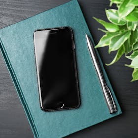 【2024年最新】iPhoneの中古価格を徹底比較!iPhone 15・14・13・12・SEのおすすめモデルを解説