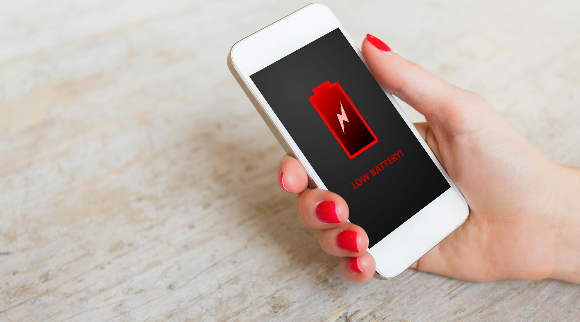 「バッテリーに関する重要なメッセージ」の表示が消えない!どうしたらいいの?