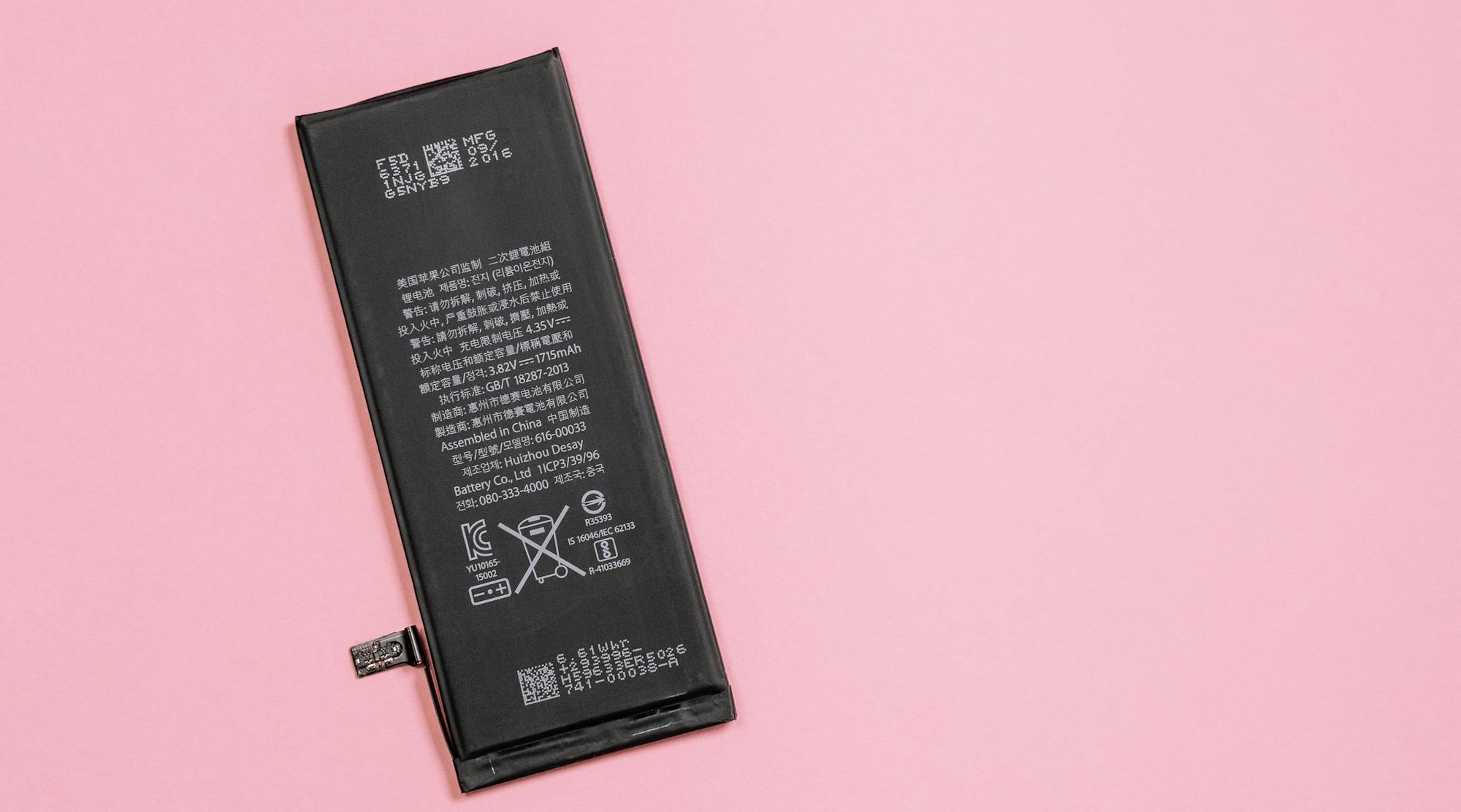 iPhoneのバッテリー(電池)交換目安はいつ?3つのポイントで解説