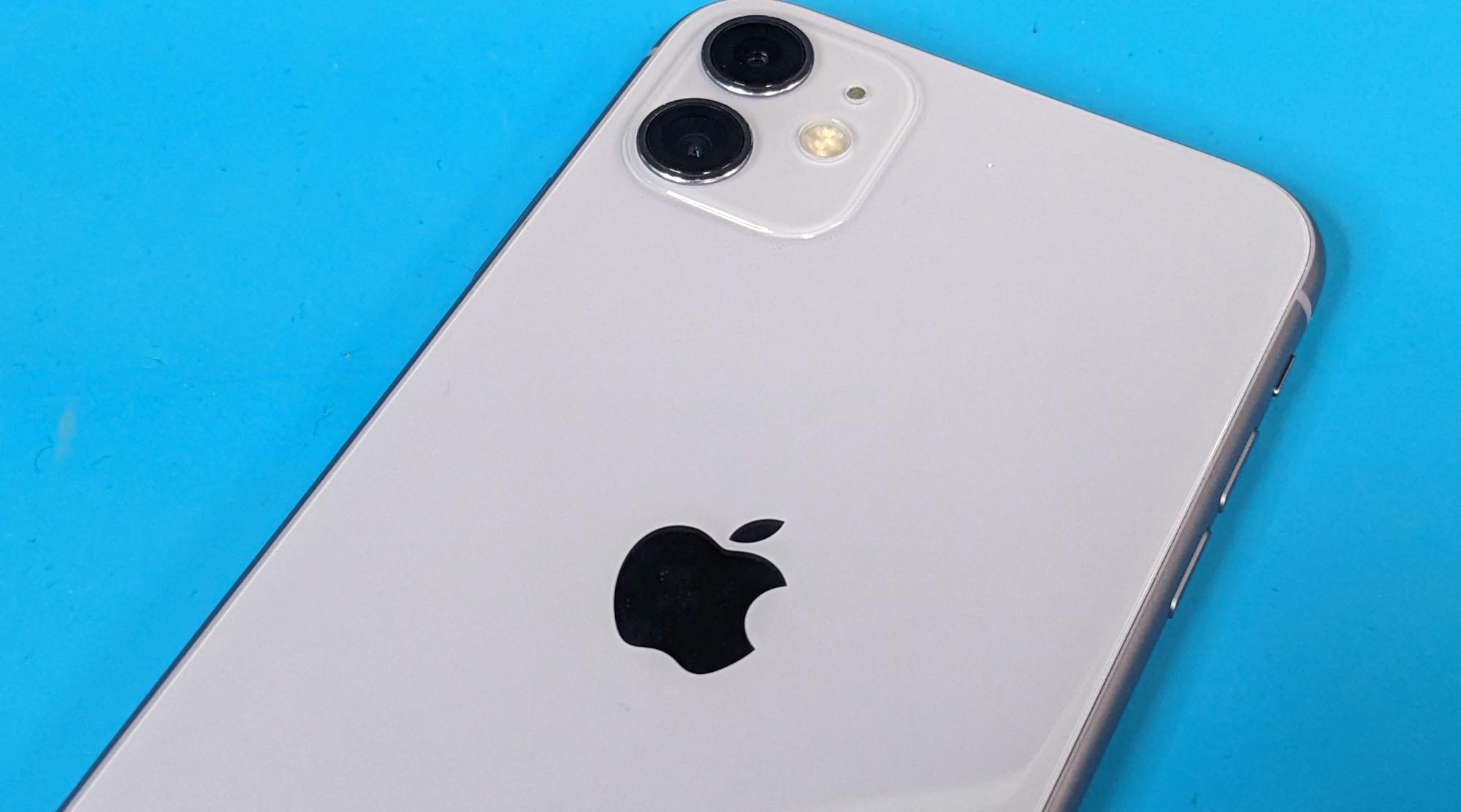 電源ボタン不具合とバッテリー劣化のあるiPhone 11 128GBを買取させていただきました!