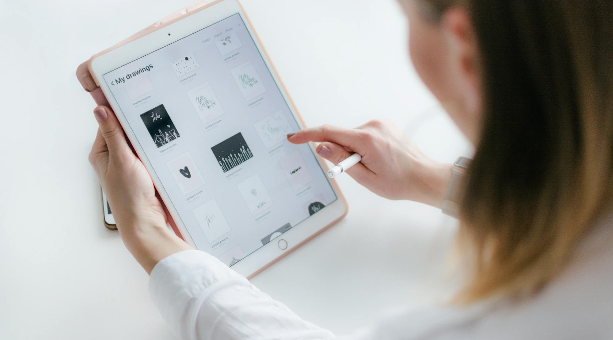 【業務効率化】法人がiPadを導入すべき3つの理由|最適な機種・データプランを解説