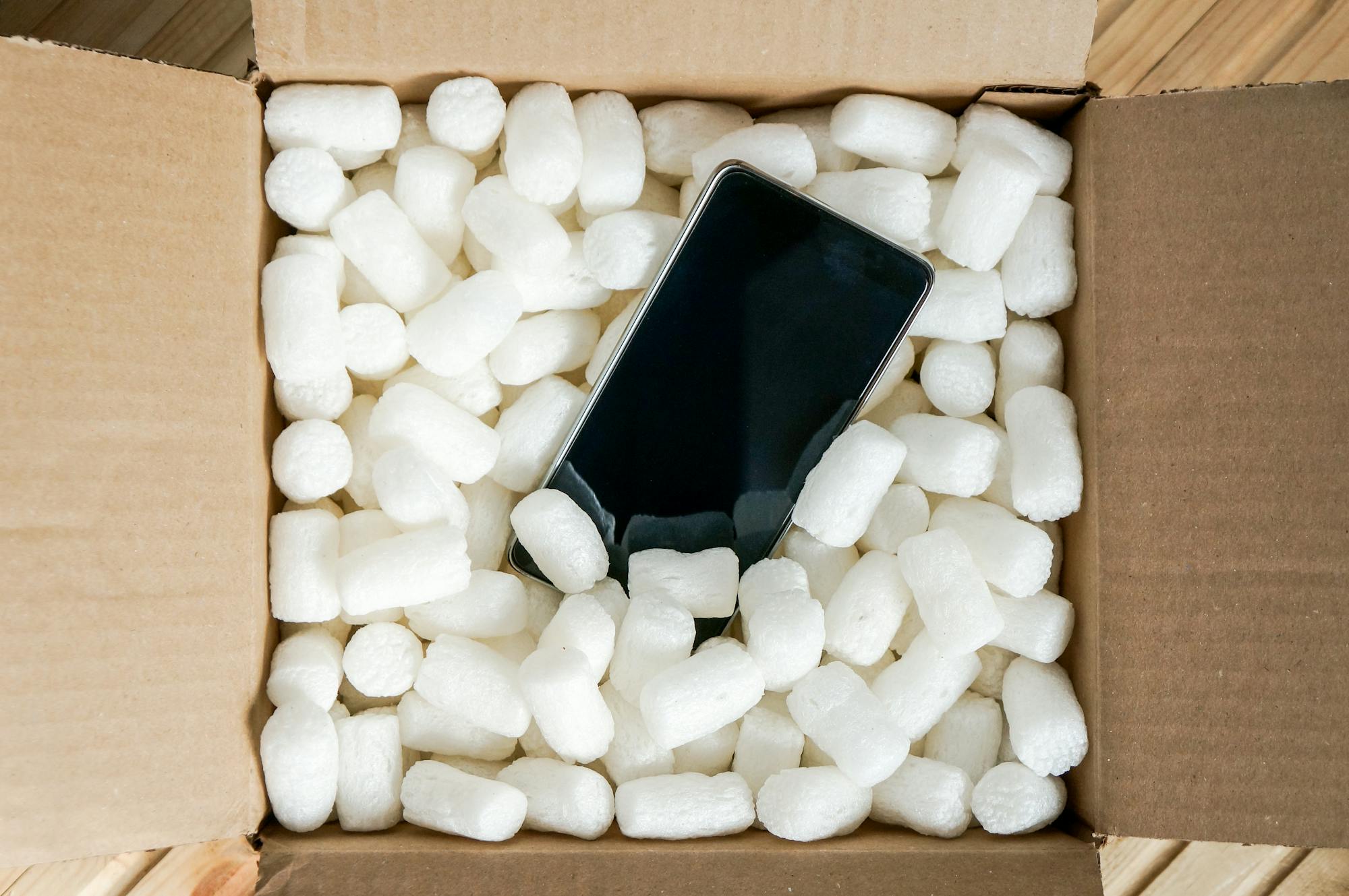 【iPhone宅配買取】おすすめランキングトップ5をご紹介!ジャンク品を売るならナオセル!