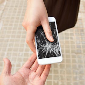 【必読】壊れたスマホ・ジャンク品を高く売るには?ナオセルで壊れたスマホを売ろう