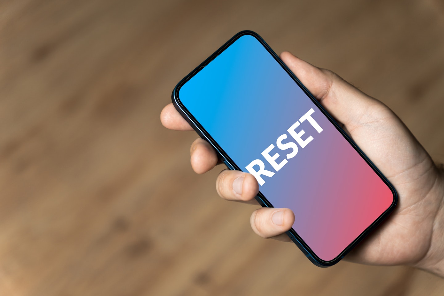 壊れて操作できないiPhoneを強制的に初期化する方法