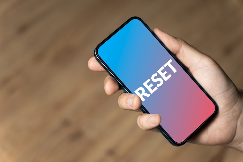 壊れて操作できないiPhoneを強制的に初期化する方法