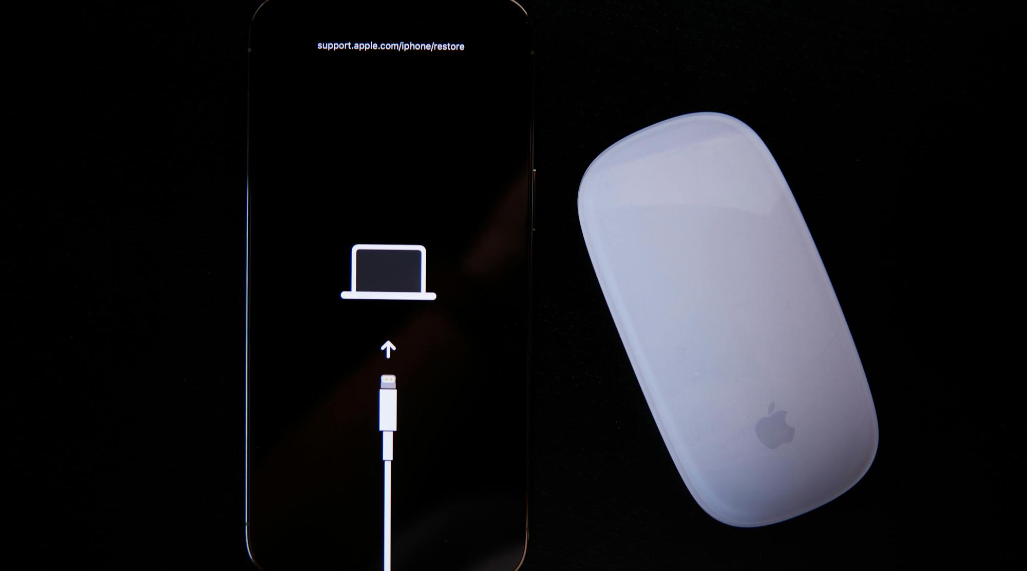 iPhoneのリカバリーモードが解除できない!原因と解除方法を解説