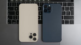 法人iPhoneリース vs. 購入徹底比較！残価・サブスクのメリット・デメリットと契約の極意