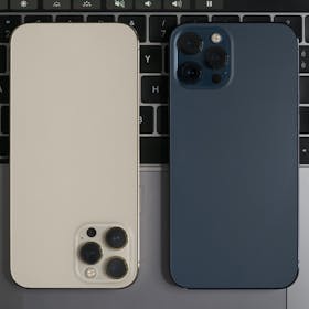 法人iPhoneリース vs. 購入徹底比較!残価・サブスクのメリット・デメリットと契約の極意