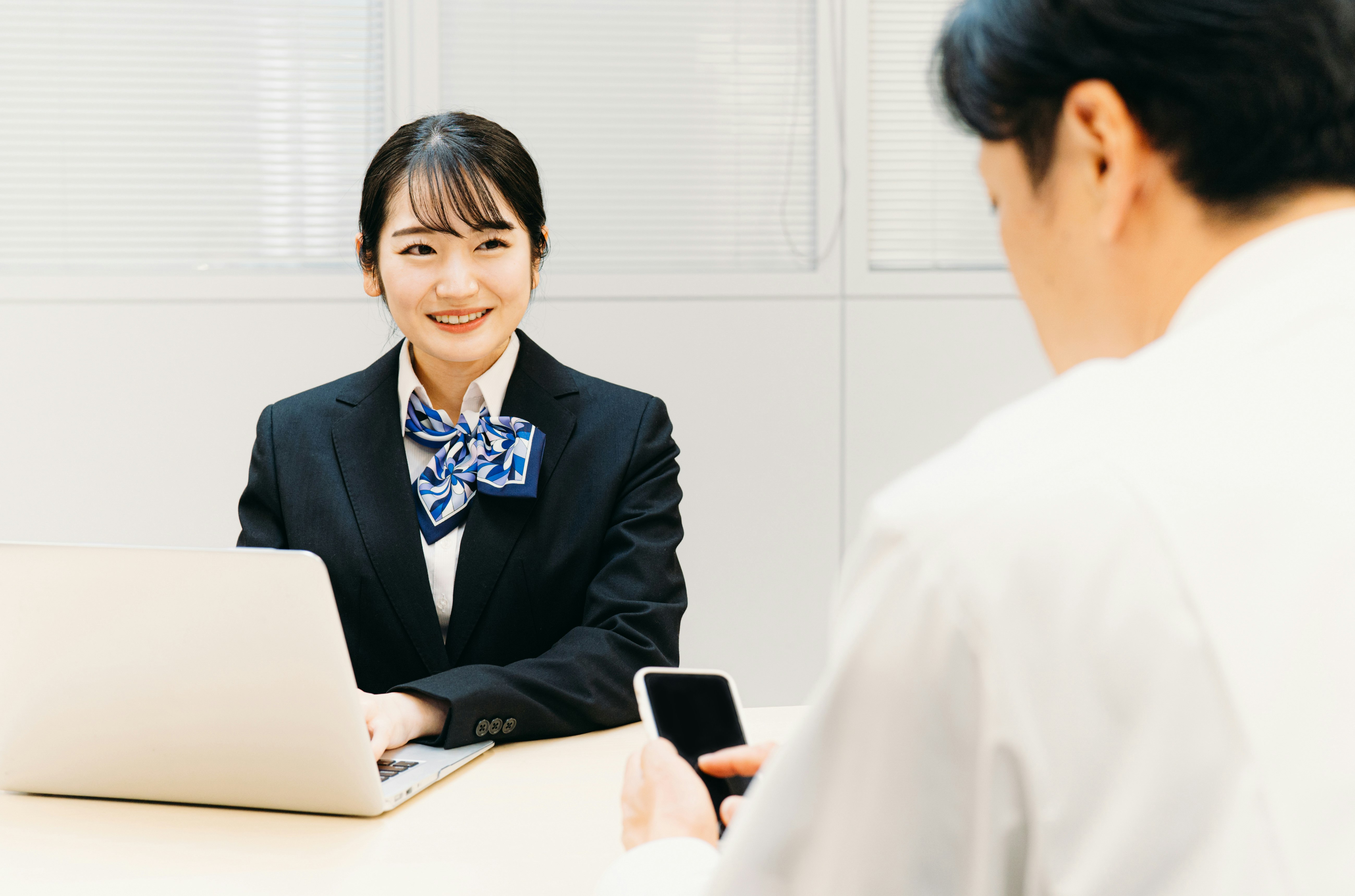 方法1:iPhoneを購入したキャリアショップで処分・廃棄