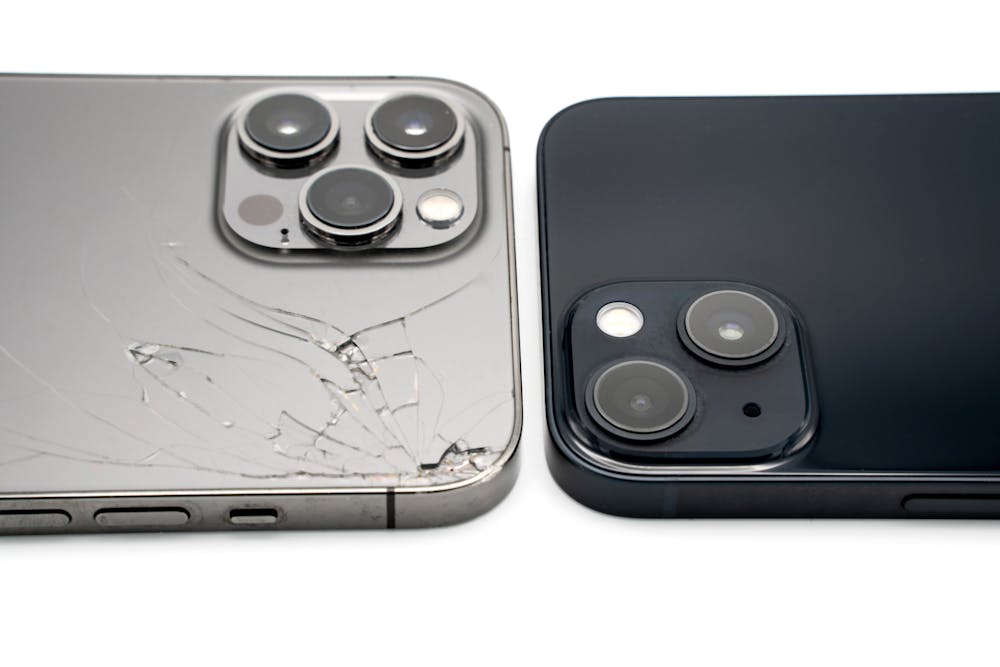 背面割れのiPhoneは買取に出せる?査定前に修理すべき?